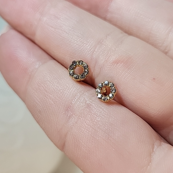 🔥LAST PAIR🔥 Tiny Micro Crystal Circle Stud Earrings - Picture 5 of 5